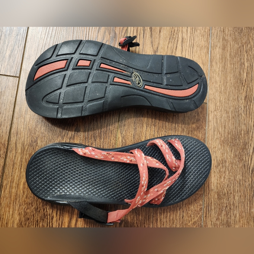 Women's Chacos size 8